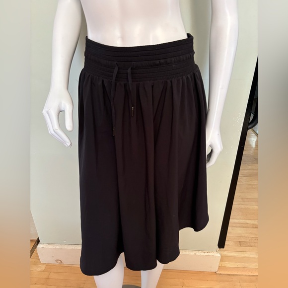 Lululemon The Everyday Skirt - Picture 2 of 7